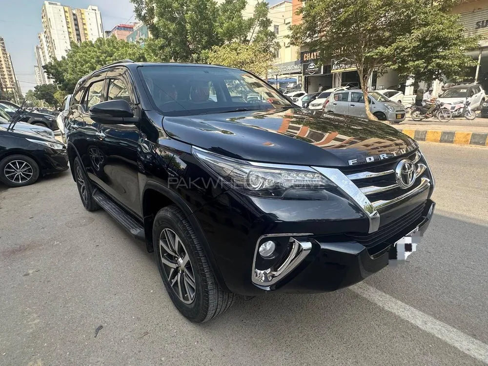 Toyota Fortuner 2018 for Sale in Karachi Image-1