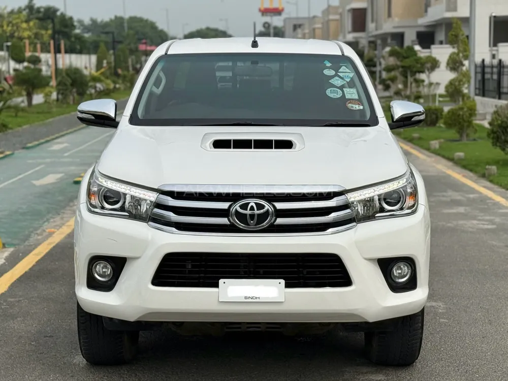 Toyota Hilux 2017 for Sale in Lahore Image-1