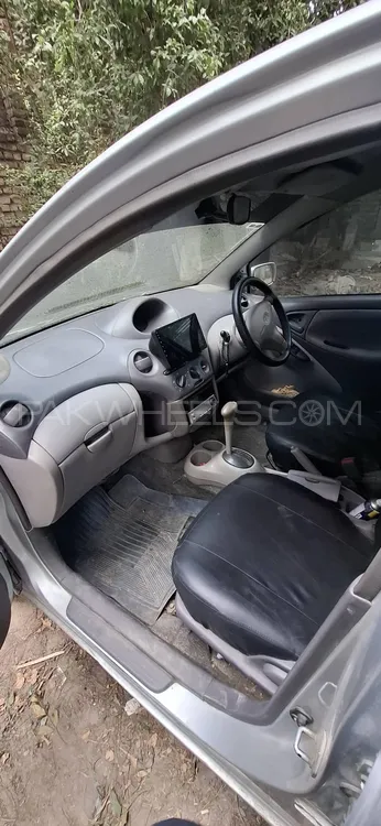 Toyota Platz 2001 for Sale in Peshawar Image-1