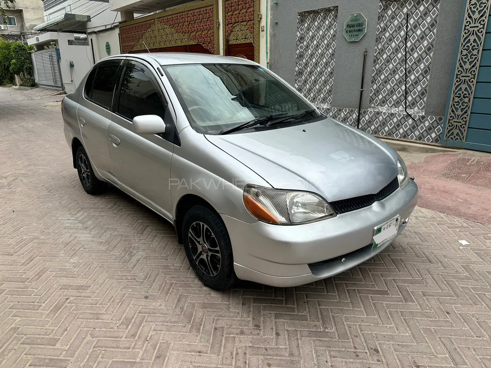 Toyota Platz 2002 for Sale in Bahawalpur Image-1