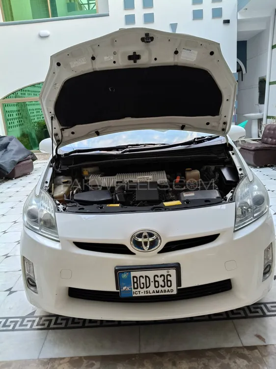 Toyota Prius 2010 for Sale in Multan Image-1