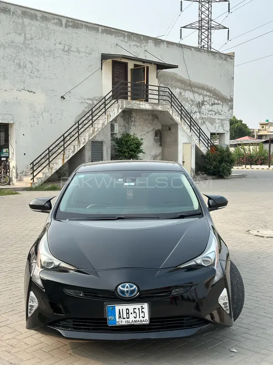Toyota Prius 2017 for Sale in Faisalabad Image-1