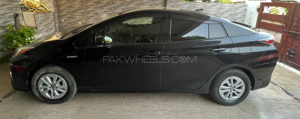 Toyota Prius 2018 for Sale in Islamabad Image-1