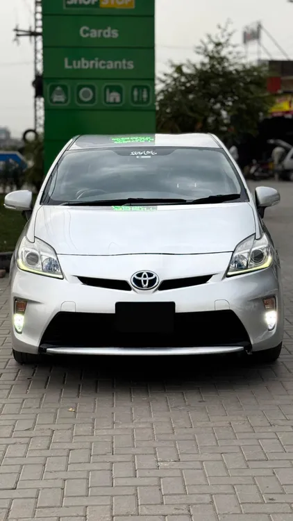 ٹویوٹا پریوس 2012 for Sale in اکوڑہ خٹک Image-1