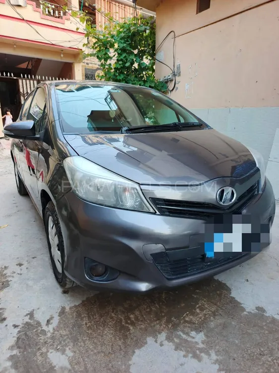 Toyota Vitz 2011 for Sale in Wah cantt Image-1