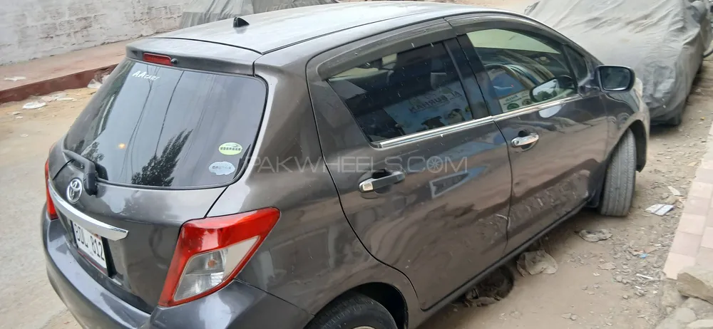Toyota Vitz 2012 for Sale in Karachi Image-1