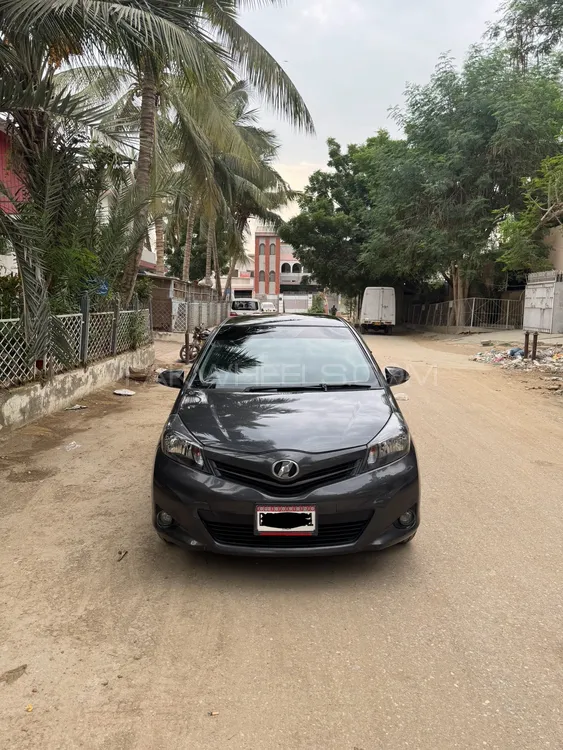 Toyota Vitz 2012 for Sale in Karachi Image-1