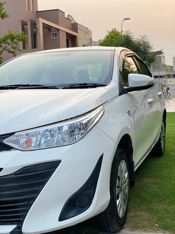 Toyota Yaris Sedan 2020 for Sale in Lahore Image-1