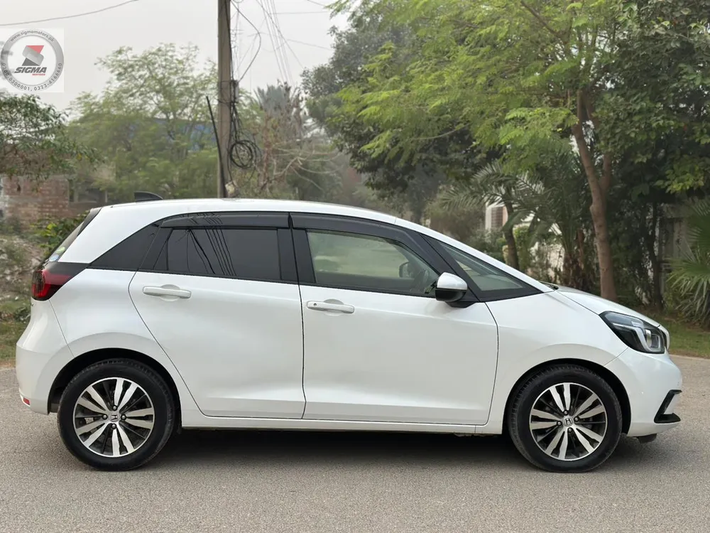 Honda Fit 2020 for Sale in Lahore Honda Fit 2020 for Sale in Lahore Image-5