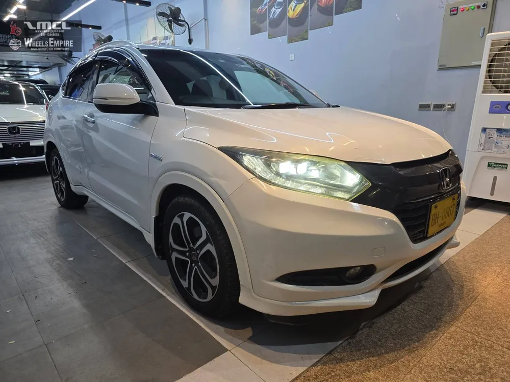 Honda Vezel 2014 for Sale in Karachi Image-1