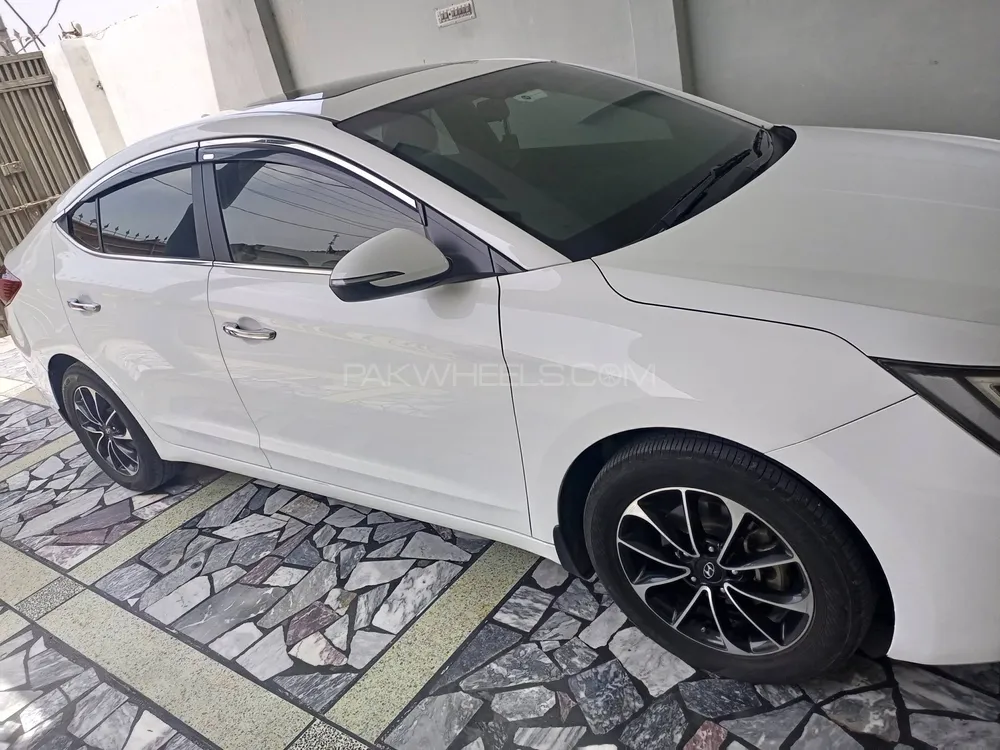 Hyundai Elantra 2023 for Sale in Layyah Image-1
