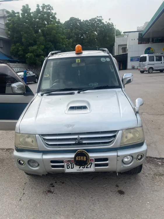 Mitsubishi Pajero Mini 2004 for Sale in Karachi Image-1