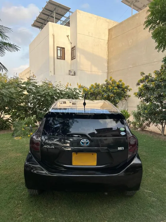 Toyota Aqua 2013 for Sale in Karachi Image-1
