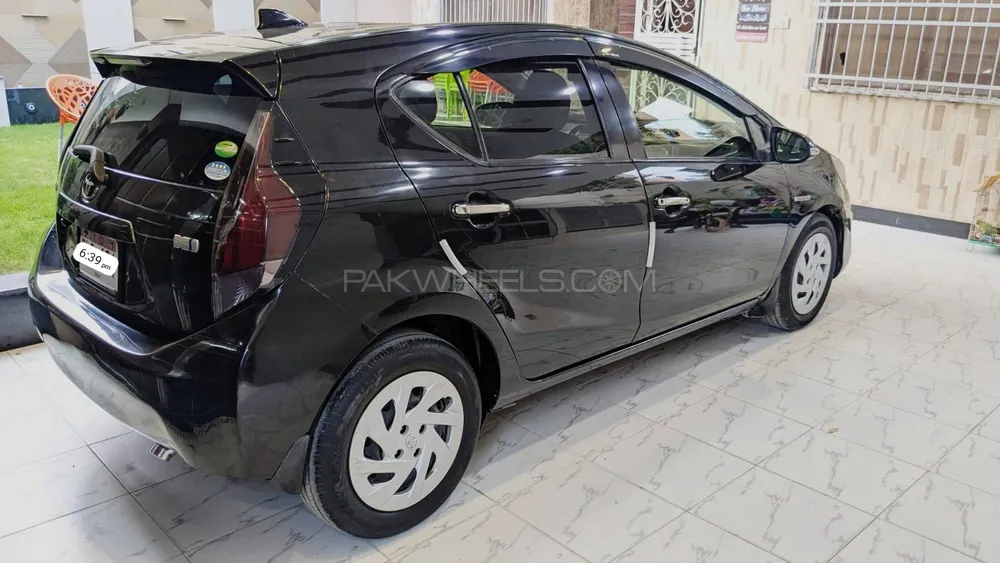 Toyota Aqua 2015 for Sale in Karachi Image-1