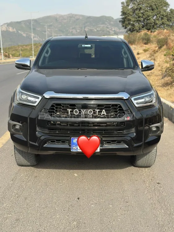 Toyota Hilux 2021 for Sale in Islamabad Image-1