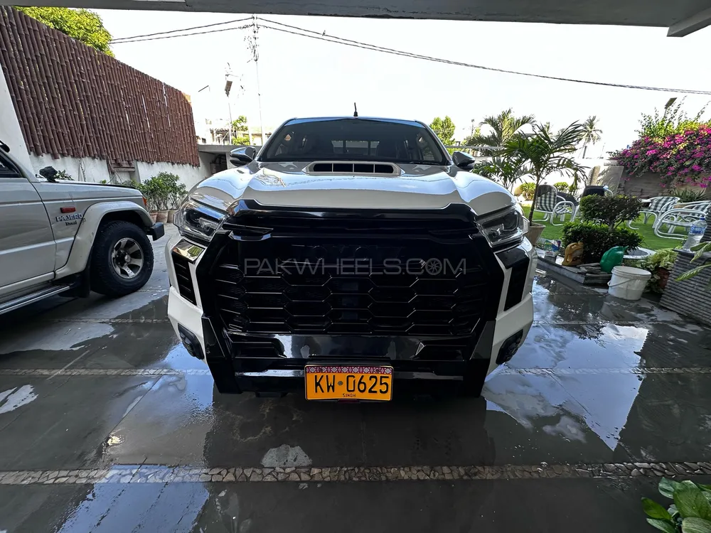 Toyota Hilux 2017 for Sale in Karachi Image-1