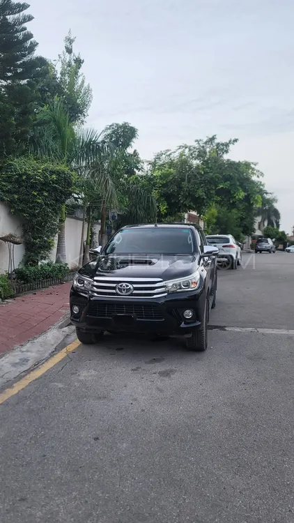 Toyota Hilux 2017 for Sale in Islamabad Image-1