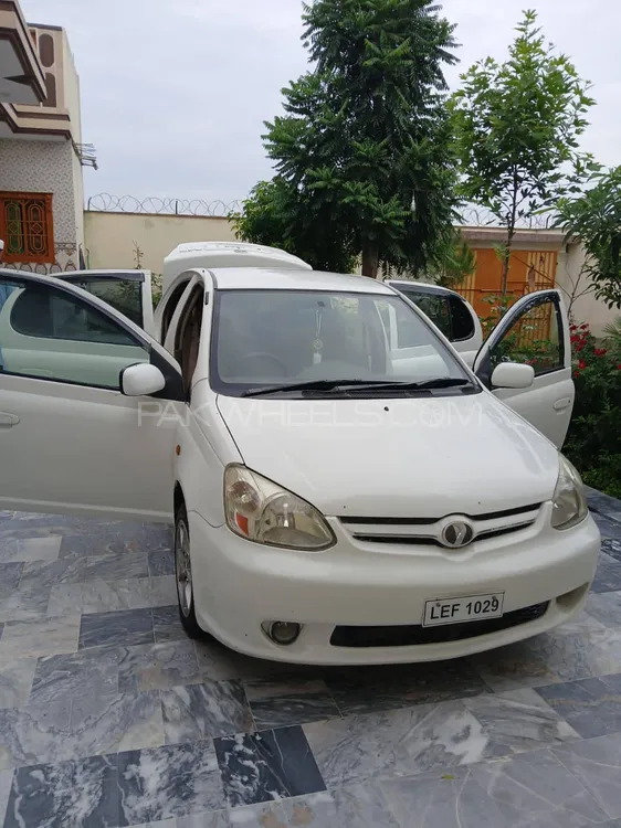 Toyota Platz 2004 for Sale in Swabi Image-1