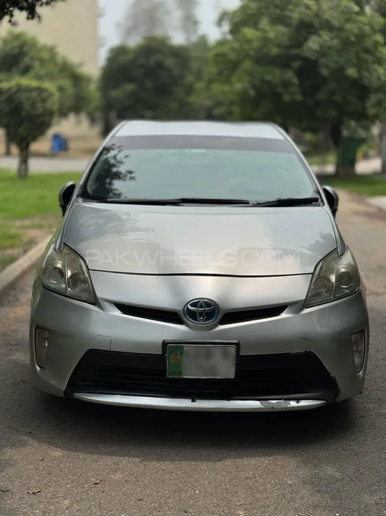 Toyota Prius 2012 for Sale in Lahore Image-1
