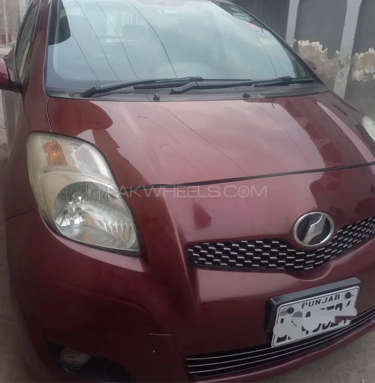 Toyota Vitz 2010 for Sale in Peshawar Image-1