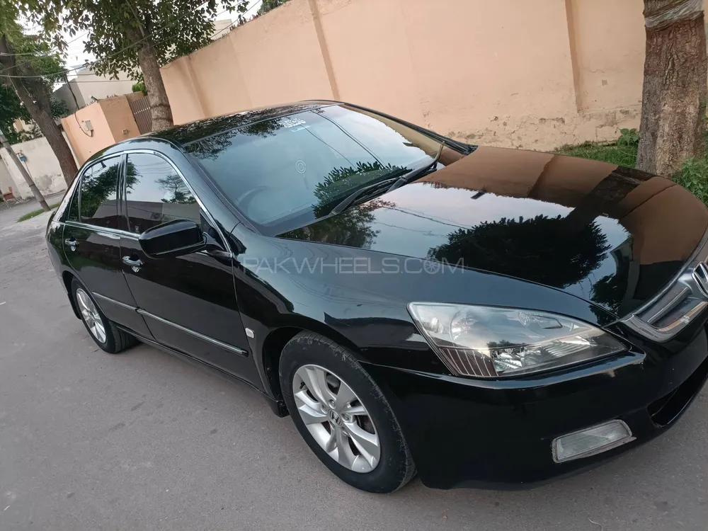 Honda Accord 2005 for Sale in Faisalabad Image-1