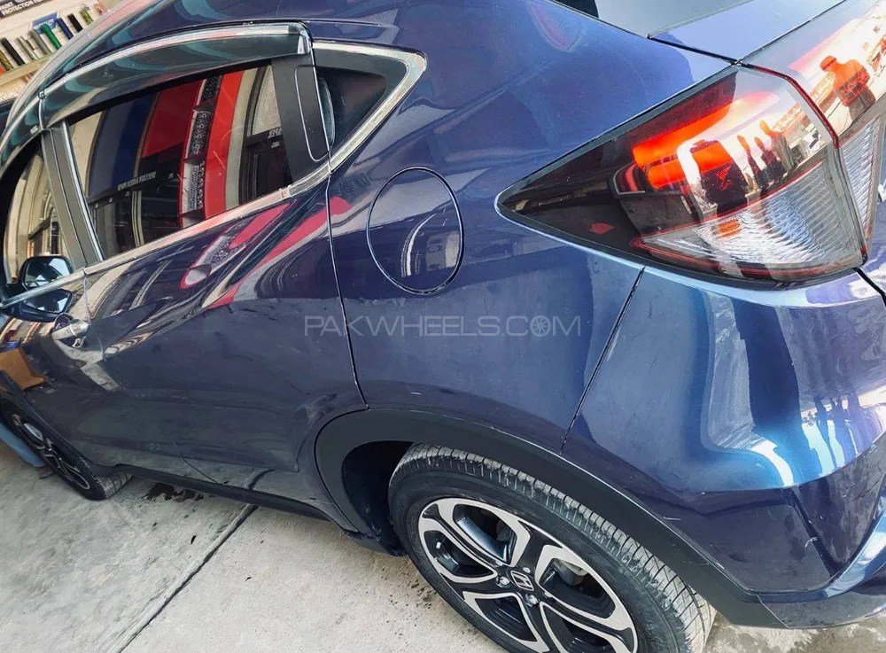Honda Vezel 2015 for Sale in Islamabad Image-1