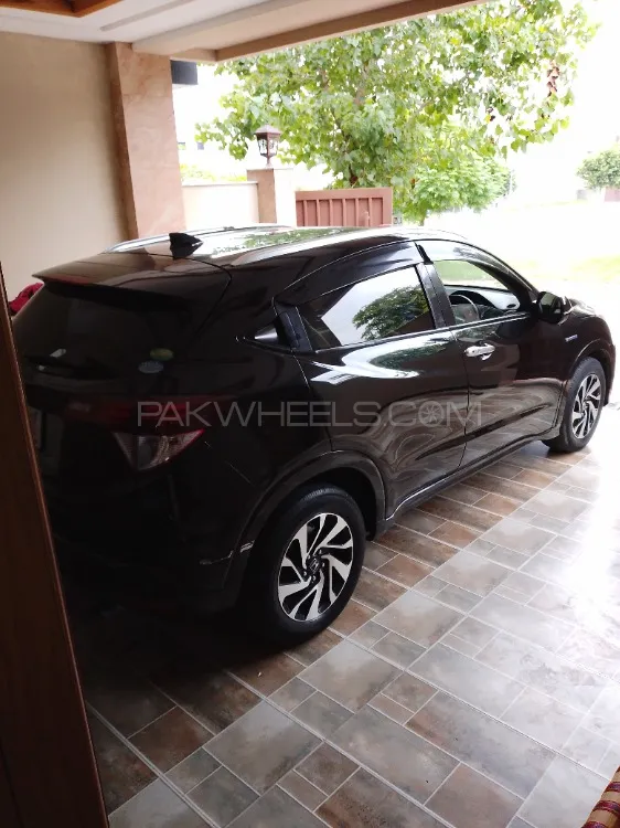 Honda Vezel 2016 for Sale in Islamabad Image-1