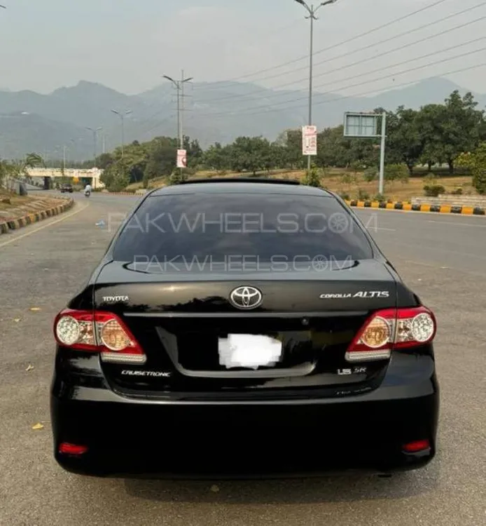 Toyota Corolla 2013 for Sale in Islamabad Image-1