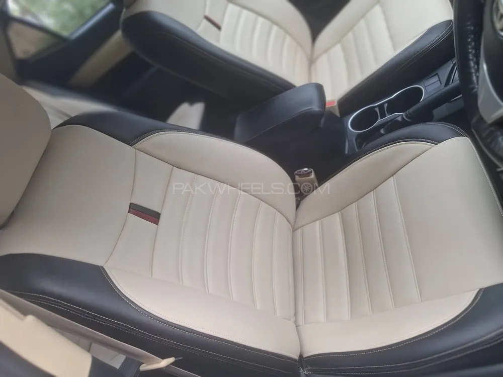 Toyota Corolla 2018 for Sale in Faisalabad Image-1