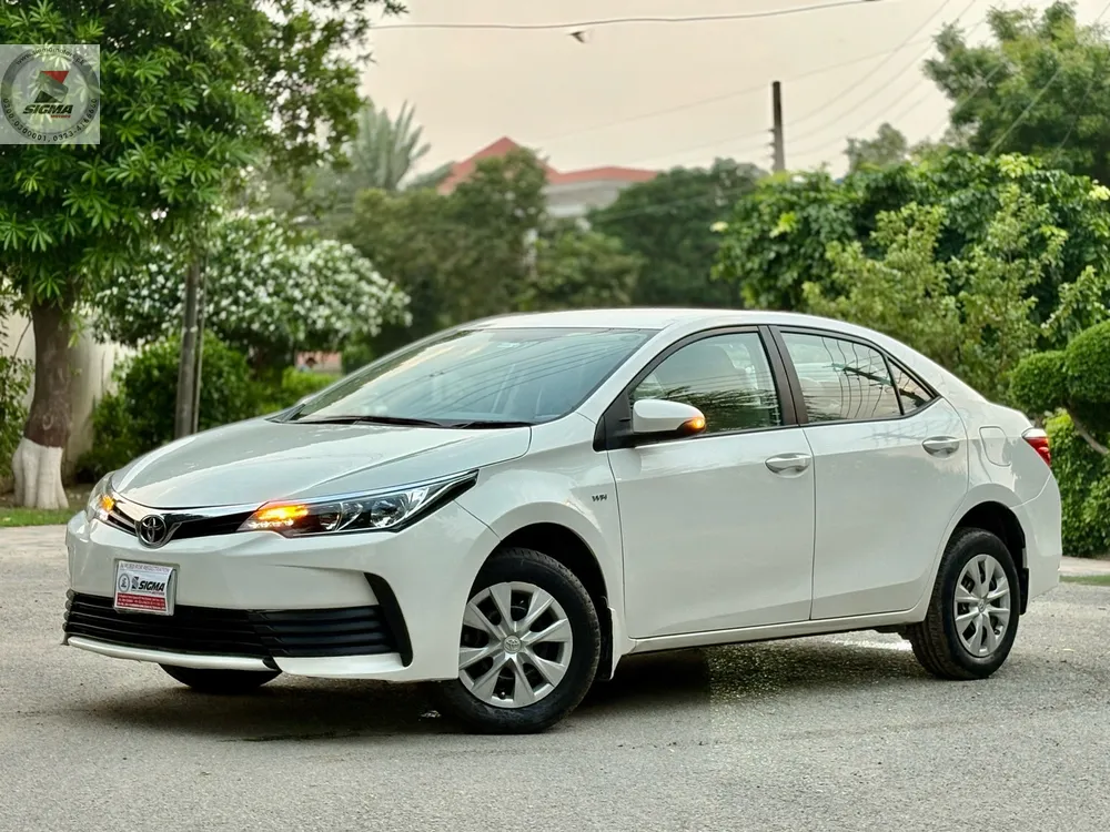 Toyota Corolla 2017 for Sale in Lahore Image-1