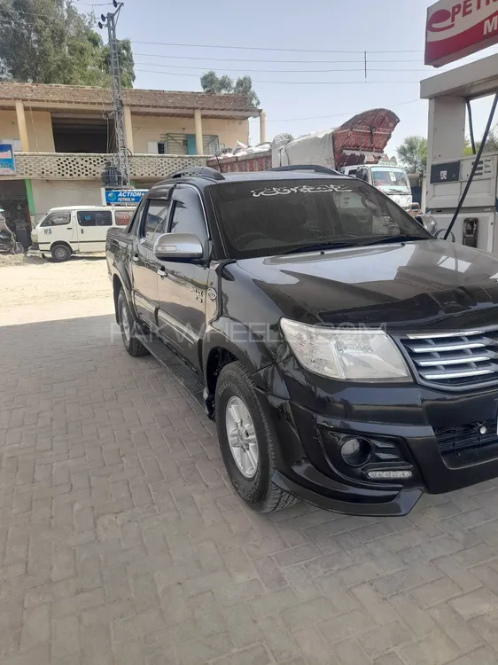 Toyota Hilux 2013 for Sale in Dera ismail khan Image-1