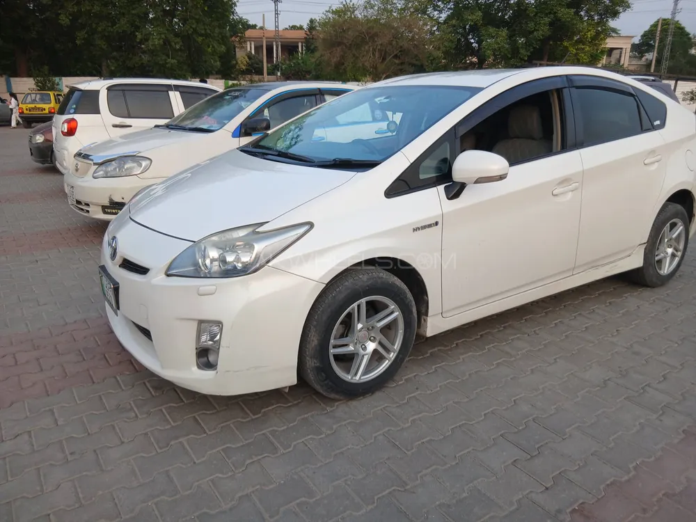 Toyota Prius 2011 for Sale in Peshawar Image-1