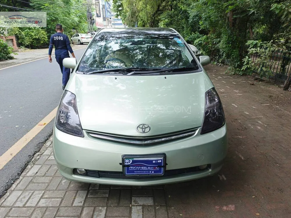 Toyota Prius 2007 for Sale in Lahore Image-1