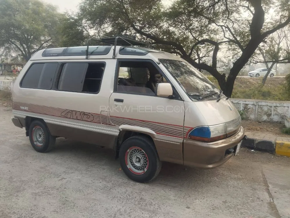 Toyota Town Ace 1992 for Sale in Lahore Image-1