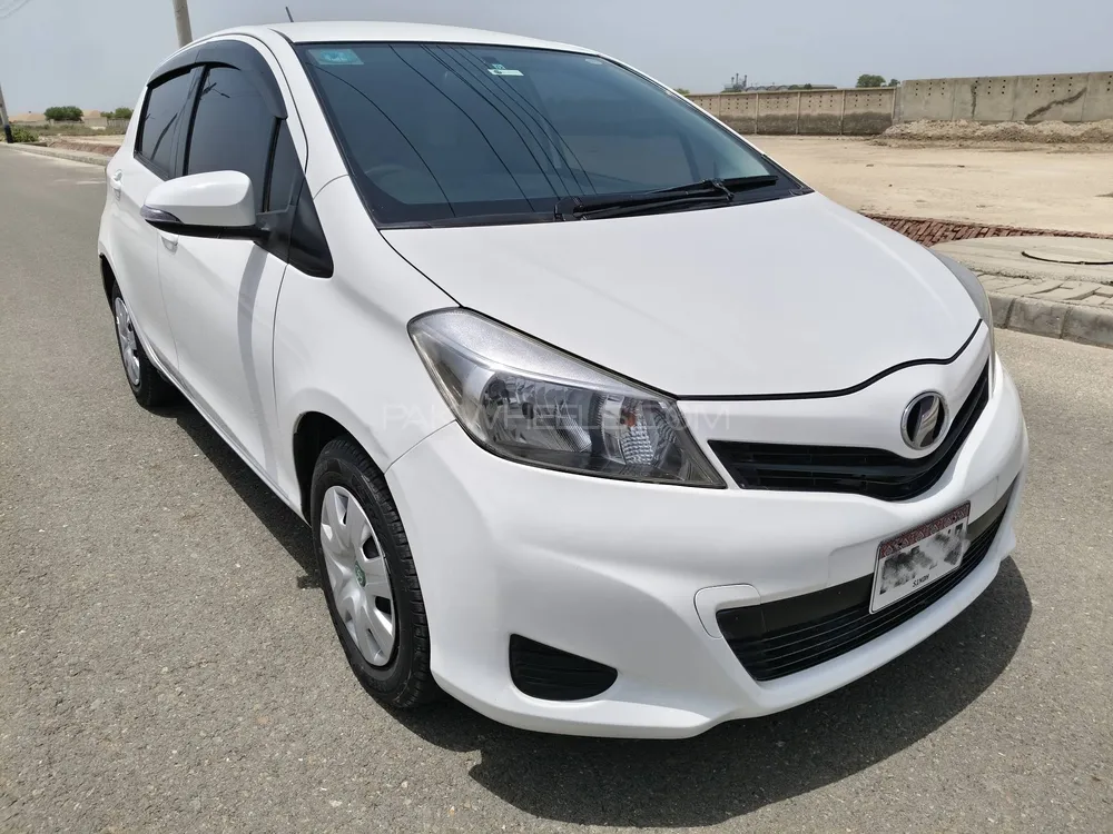 Toyota Vitz 2012 for Sale in Lahore Image-1