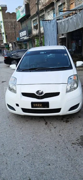 Toyota Vitz 2010 for Sale in Peshawar Image-1
