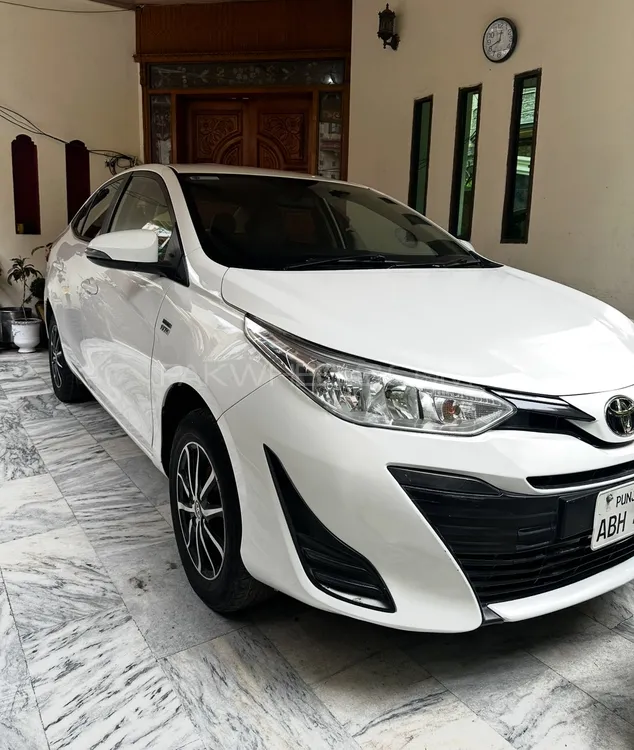 Toyota Yaris Sedan 2020 for Sale in Lahore Image-1