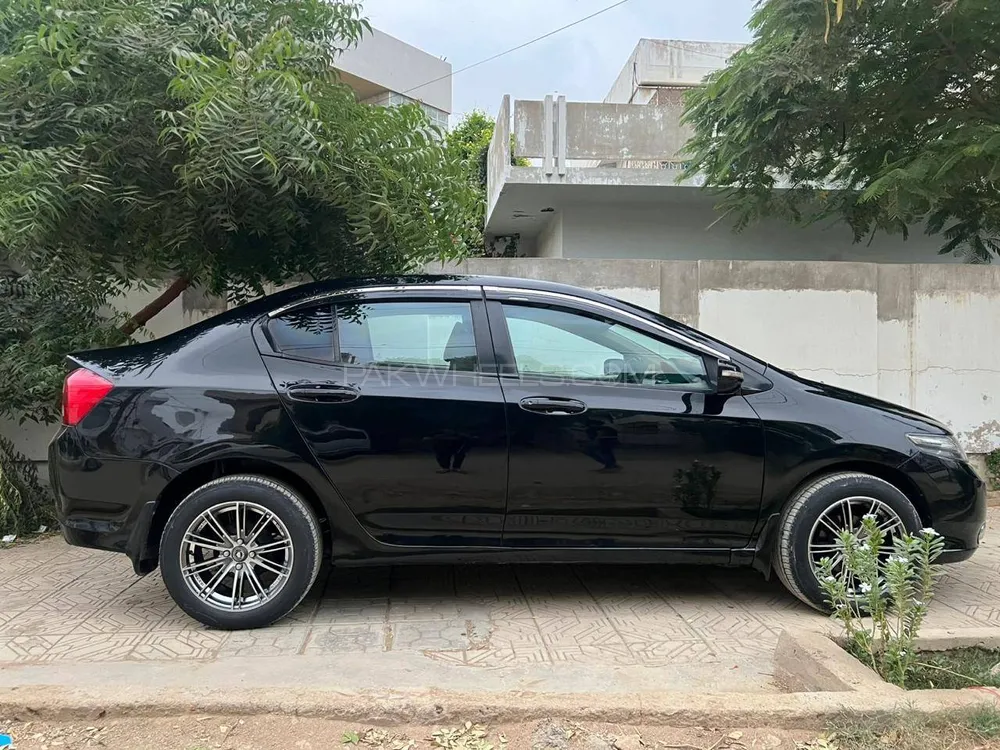 Honda City 2016 for Sale in Karachi Image-1