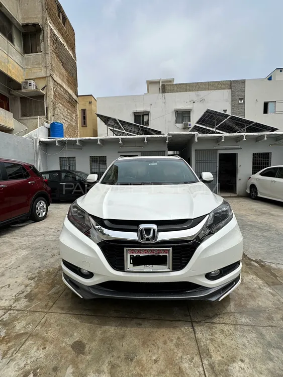 Honda Vezel 2015 for Sale in Karachi Image-1
