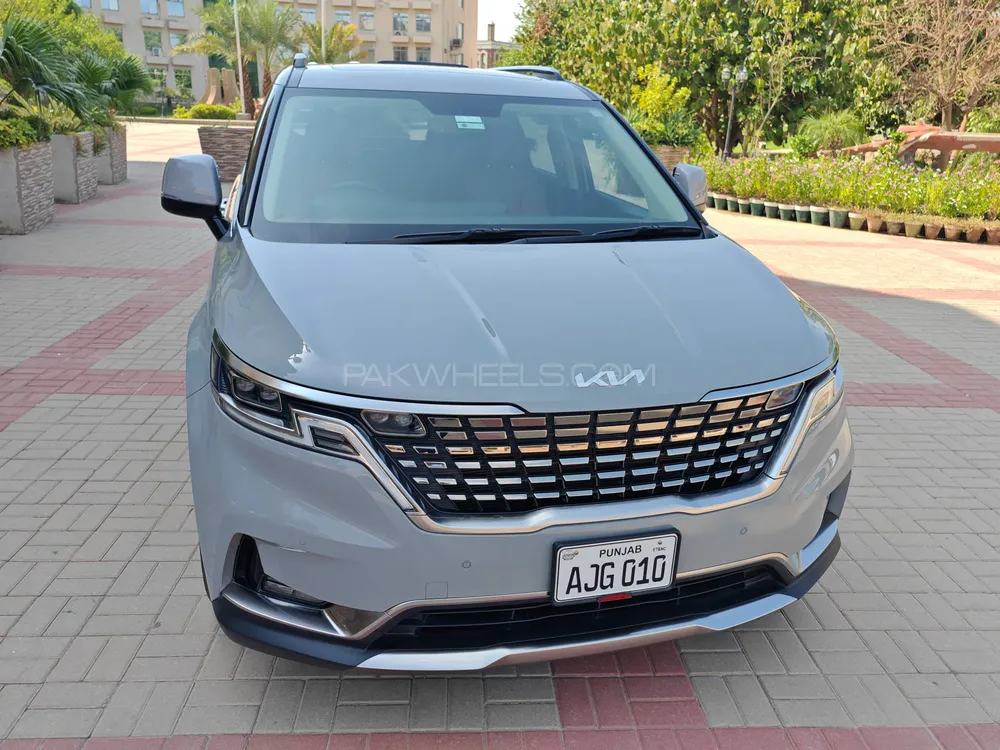 KIA Carnival 2022 for Sale in Multan Image-1