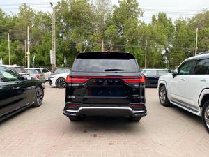 Lexus Lx 600 v6 twin turbo 
Model: 2022
Mileage: 7,700 km
Unregistered 
Fresh Import 2025 

Luxury variant:
*Finger print start button 
*Color heads up display
*Okudake (Wireless) charger 
*Back auto door 
*Rear view camera
*Under view camera 
*Rear entertainment 
*Mark levinson 3D sound system 
*Front & rear ventilated seats 
*Heating/Cooling seats
*Sunroof
*Radar
*7 seater

Calling and Visiting Hours

Monday to Saturday

11:00 AM to 7:00 PM
