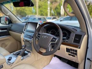 Toyota Land Cruiser ZX
Model: 2017
Mileage: 51,000 km
Reg Year: 2018

*Original TV + 4 cameras 
*Cool box
*Back autodoor 
*Rear Entertainment
*Sunroof
*Radar 
*7 seater

Calling and Visiting Hours

Monday to Saturday

11:00 AM to 7:00 PM