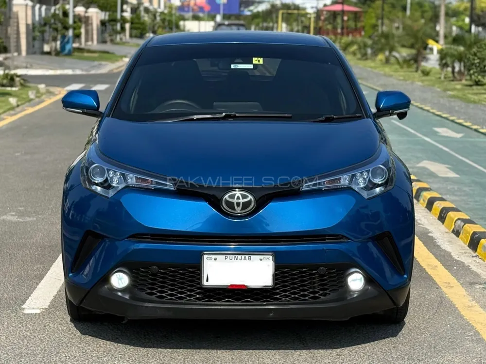 Toyota C-HR 2016 for Sale in Lahore Image-1