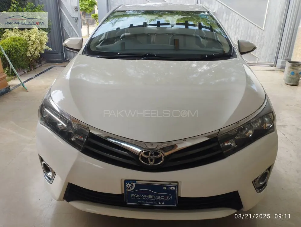 Toyota Corolla 2017 for Sale in Peshawar Image-1