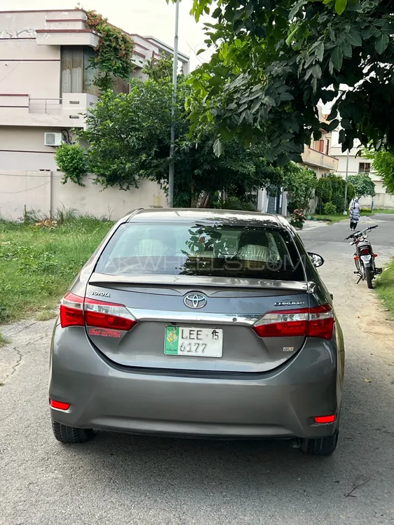 Toyota Corolla 2015 for Sale in Gujranwala Toyota Corolla 2015 for Sale in Gujranwala Image-2