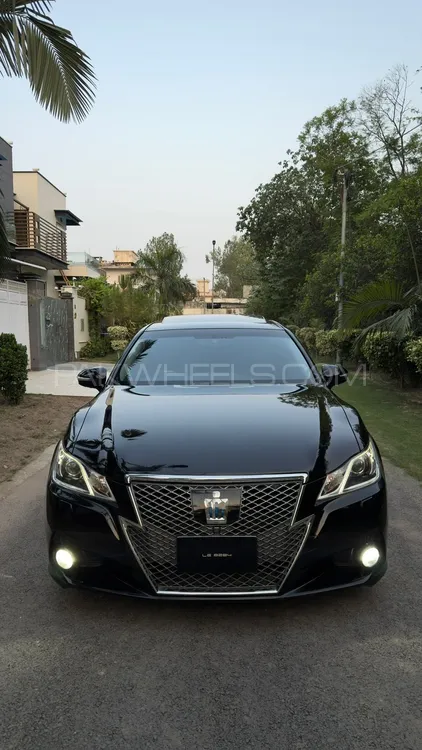 Toyota Crown 2013 for Sale in Islamabad Image-1