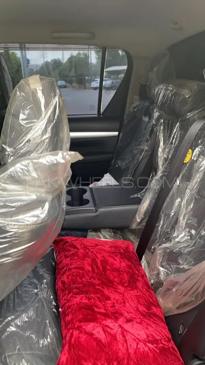 Toyota Hilux 2023 for Sale in Lahore Toyota Hilux 2023 for Sale in Lahore Image-5