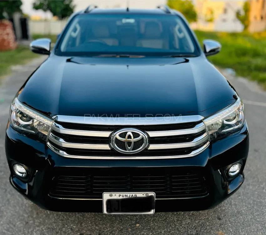 Toyota Hilux 2021 for Sale in Sialkot Image-1