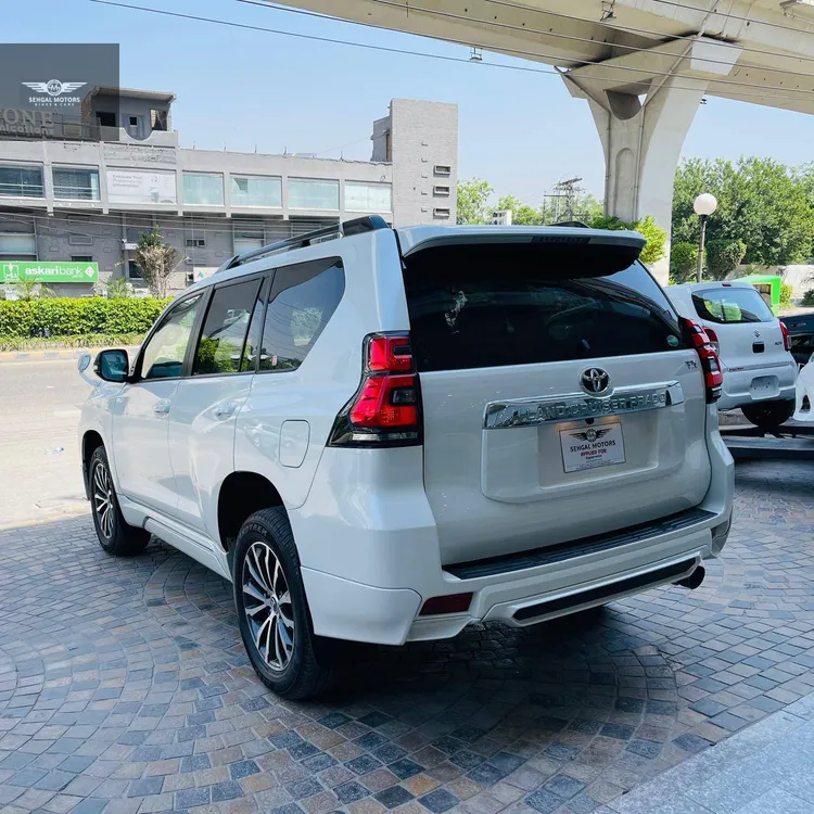 Toyota Prado 2019 for Sale in Rawalpindi Toyota Prado 2019 for Sale in Rawalpindi Image-6