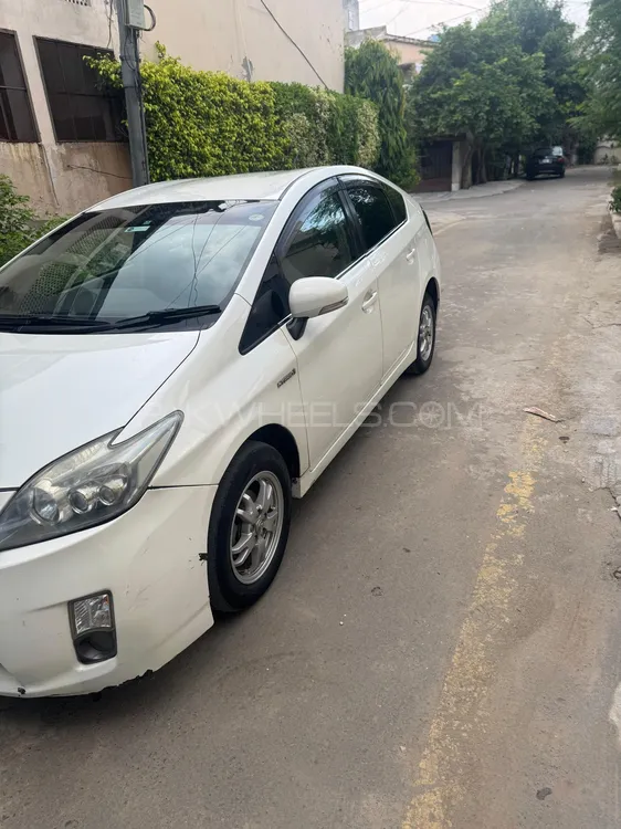Toyota Prius 2010 for Sale in Lahore Image-1